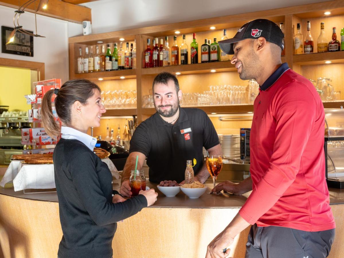 Golf Residenza Aparthotel Peschiera del Garda Luaran gambar