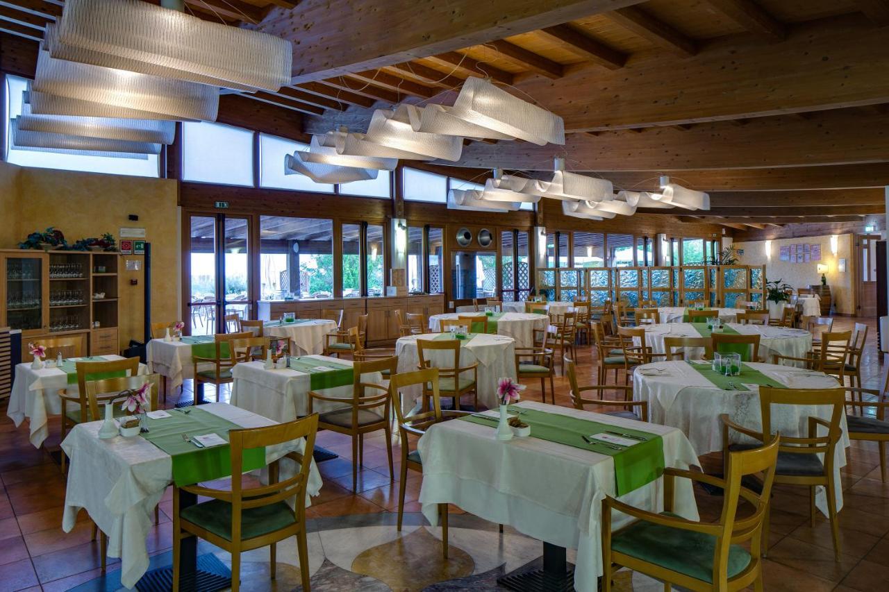 Golf Residenza Aparthotel Peschiera del Garda Luaran gambar