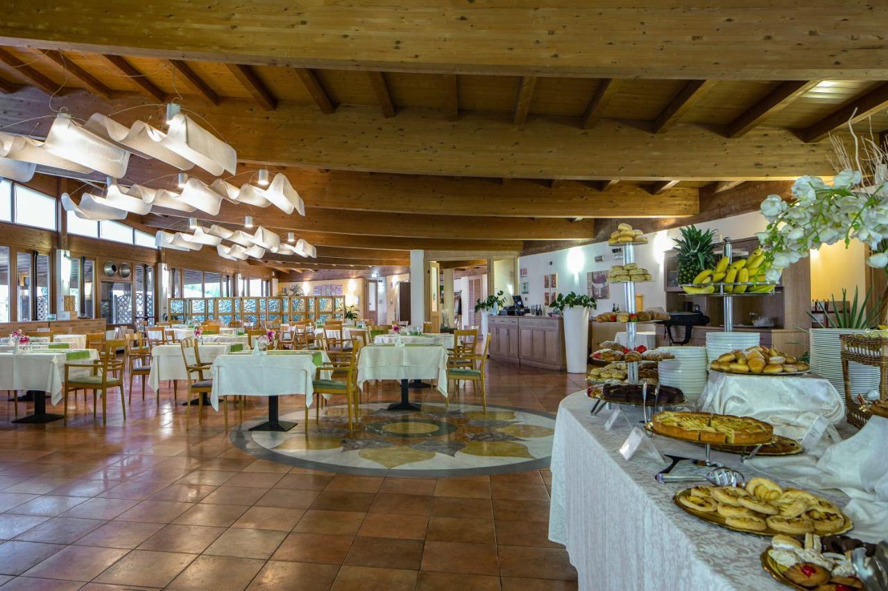 Golf Residenza Aparthotel Peschiera del Garda Luaran gambar