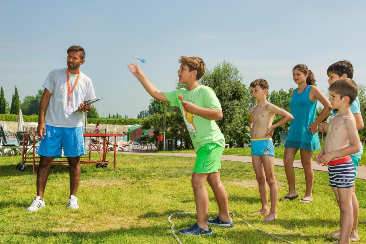 Golf Residenza Aparthotel Peschiera del Garda Luaran gambar