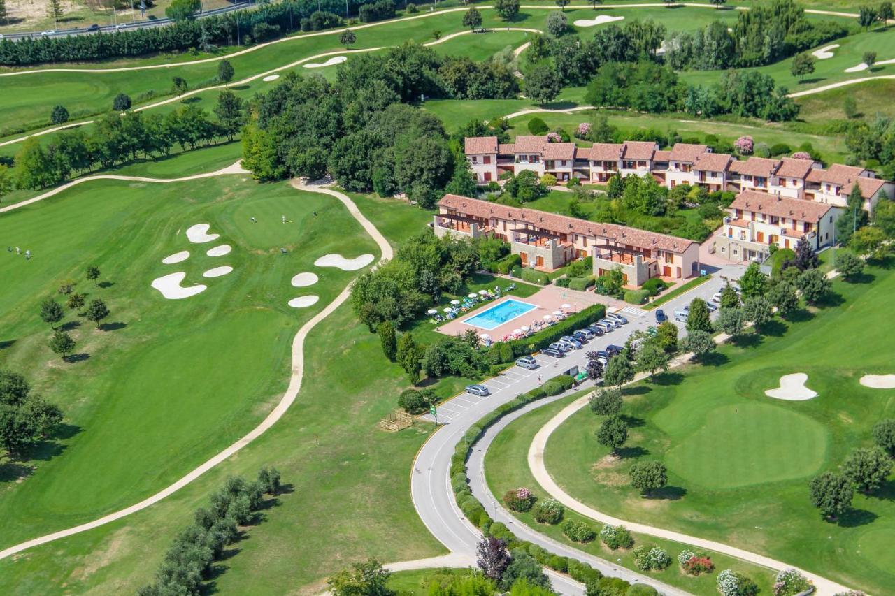Golf Residenza Aparthotel Peschiera del Garda Luaran gambar